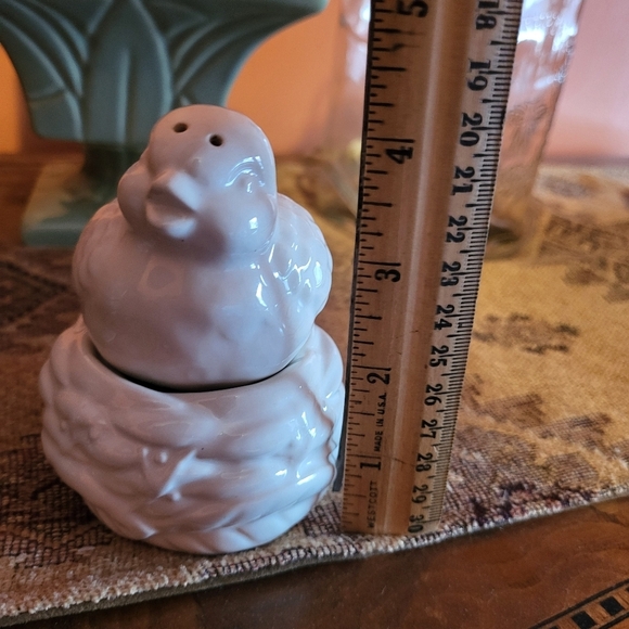 White Bird on a Nest Ceramic Salt Pepper Shakers Stacking set Nesting Vintage - Picture 5 of 9